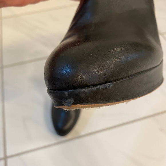 Vince Camuto Black Leather Booties  7.5M - Picture 3 of 6